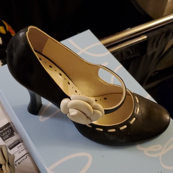 BCBG - Picture 2 of 5